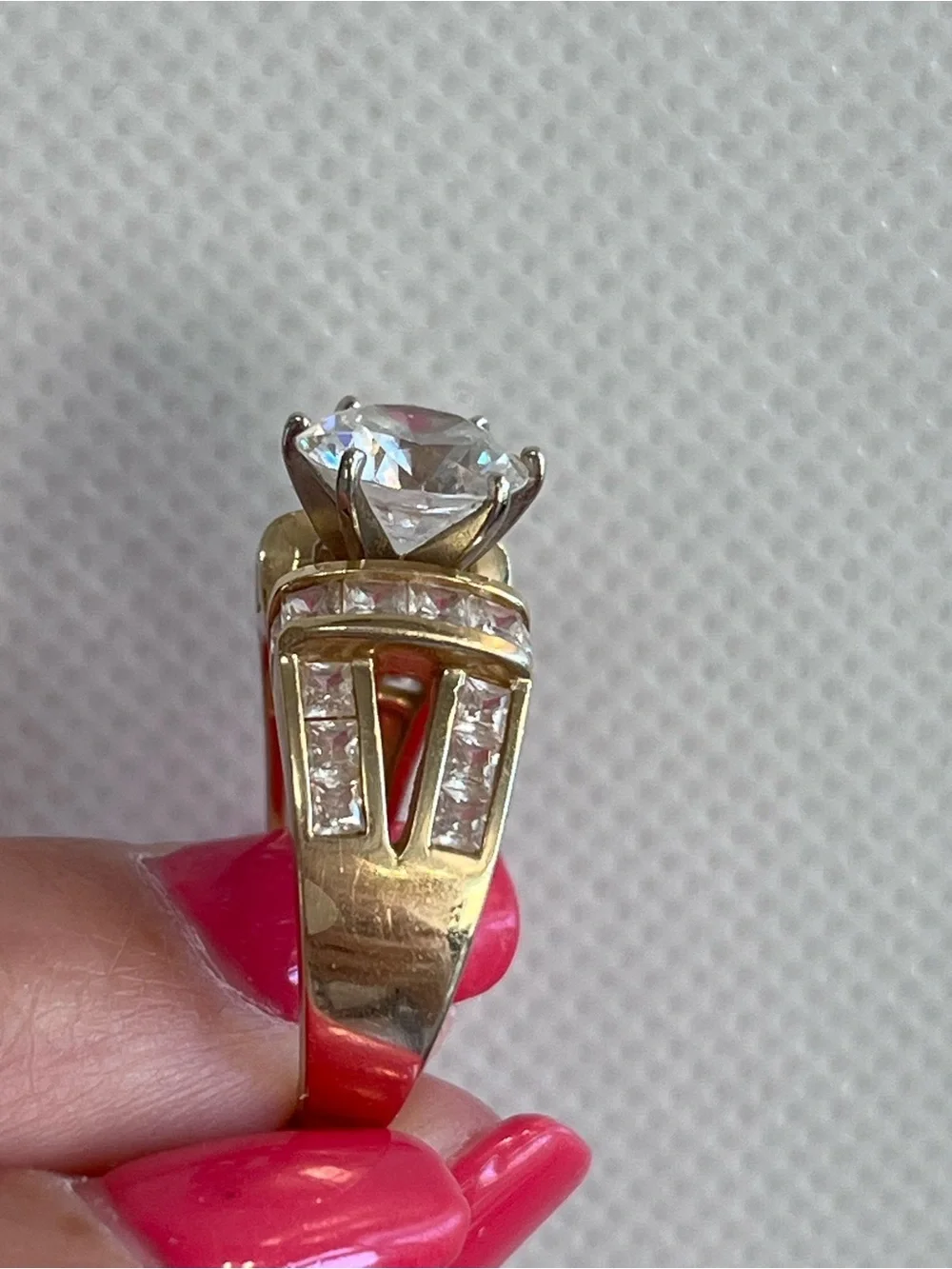 Beautiful 14K Gold CZ Ring